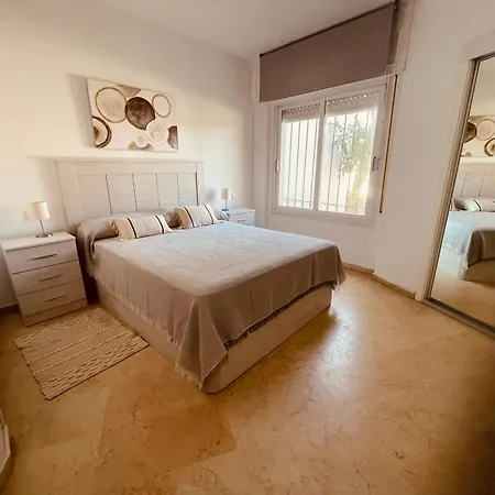 Hacienda - Bajo Con Jardín Y Acceso A La Playa